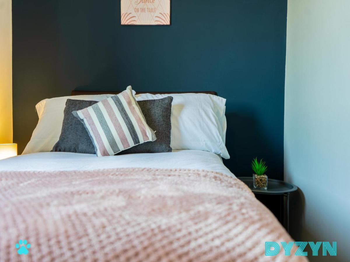 Cozy 2Br Retreat Prime Cardiff Locationアパートメント エクステリア 写真